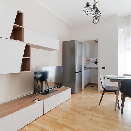 Guesthost - Stylish Flat In Navigli District Mailand