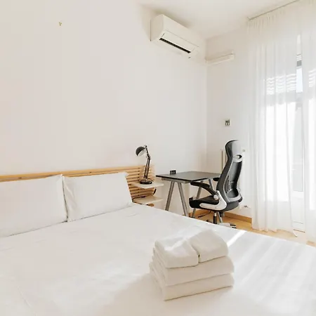 Guesthost - Stylish Flat In Navigli District Mailand
