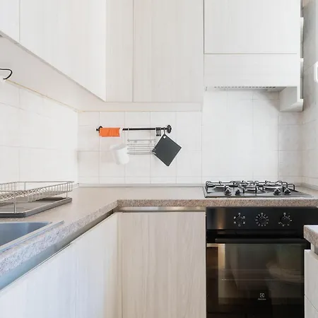 شقة Guesthost - Stylish Flat In Navigli District ميلان