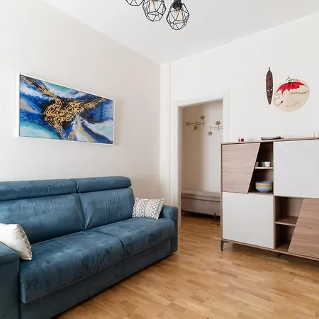 Guesthost - Stylish Flat In Navigli District شقة ميلان