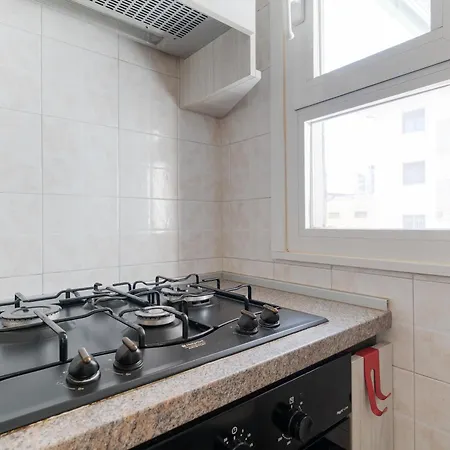 Guesthost - Stylish Flat In Navigli District * Milano