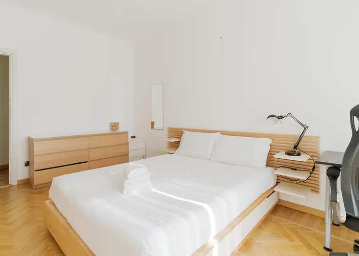 Guesthost - Stylish Flat In Navigli District * ميلان