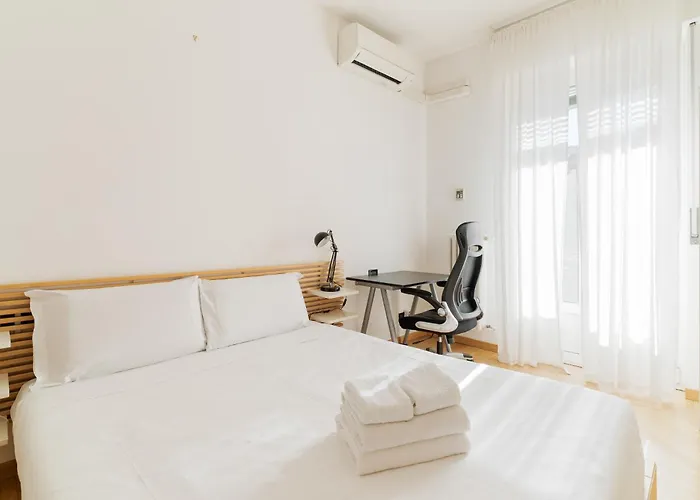 Guesthost - Stylish Flat In Navigli District ميلان