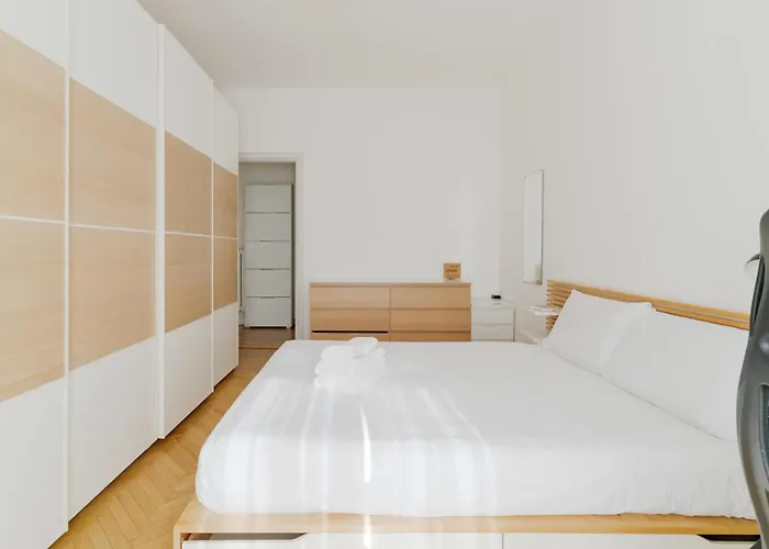 Guesthost - Stylish Flat In Navigli District * ميلان